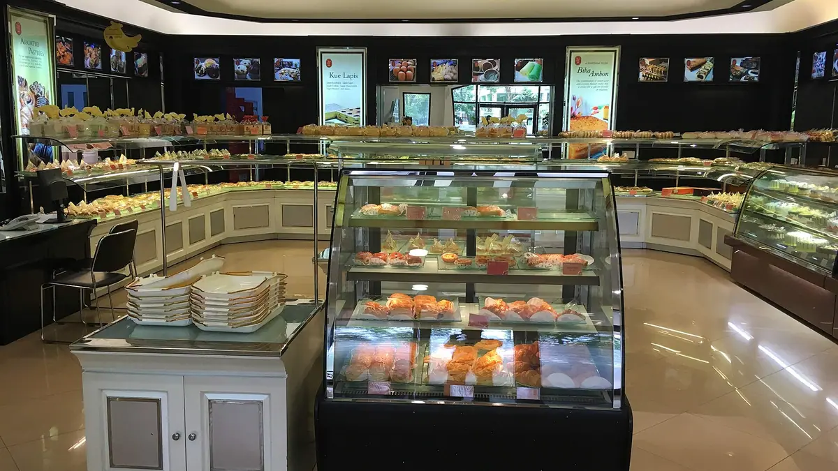 Lough's Home Bakery – bakery in Eyemouth town centre